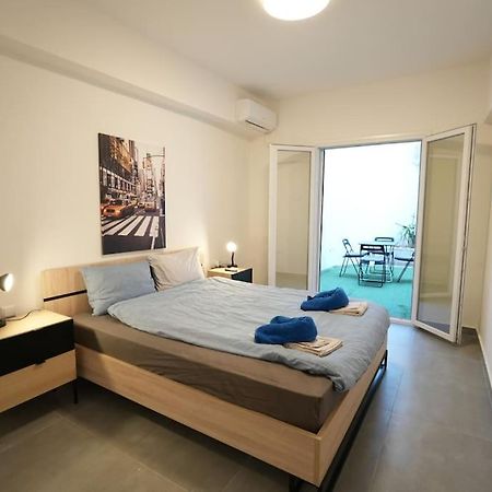 Comfortable Hideaway Apartment Атина Екстериор снимка